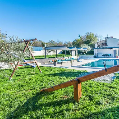 Villa Beautiful In With Swimming Pool *