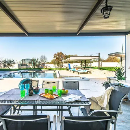 Beautiful In With Swimming Pool Villa *