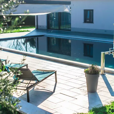 Beautiful In With Swimming Pool Vrsar